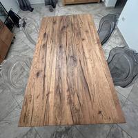 Tavolo salotto piu’ sedie.