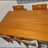 tavolo in legno allungabile  + 4 sedie