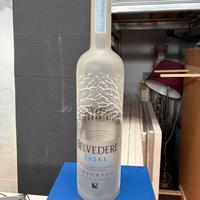 Bottiglia Vodka Belvedere h 65 cm.