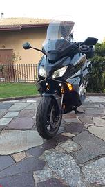 Honda Forza 750