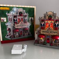 Lemax “Nora’s Christmas Boutique” cod. 85344