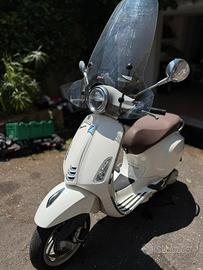Vespa Primavera 150 - Stile & Libertà