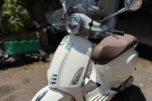 Vespa Primavera 150 - Stile & Libertà