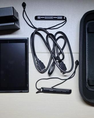 NINTENDO SWITCH COMPLETA CON CUSTODIA DA VIAGGIO