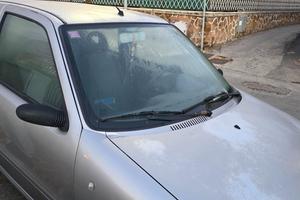 Fiat 600 grigia