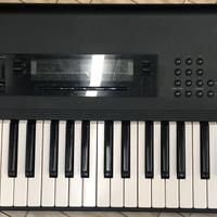 KORG M1