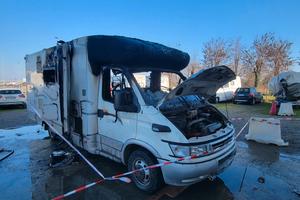 iveco daily 35 15 camper bruciato