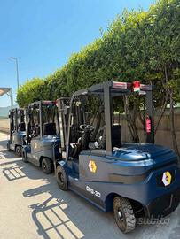 CARRELLO ELETTRICO MULETTO SOLLEVATORE