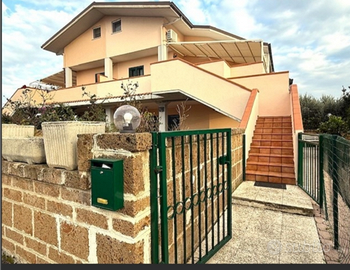 Villa quadrifamigliare