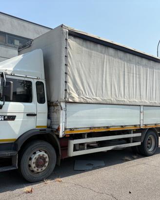 Renault M 180 Midliner con sponda idraulica