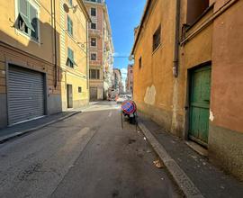 NEGOZIO A GENOVA