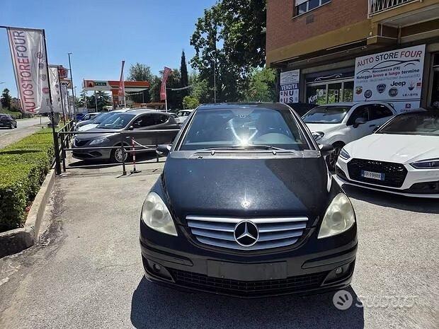 Mercedes-Benz B-Class 2009 photo 2