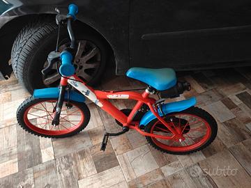 bicicletta  con rotelle