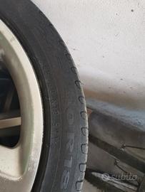 cerchi con gomme da 18 pollici per audi