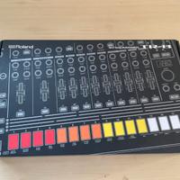 Roland TR-8