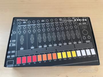Roland TR-8