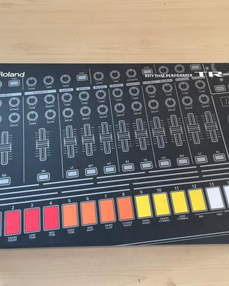 Roland TR-8
