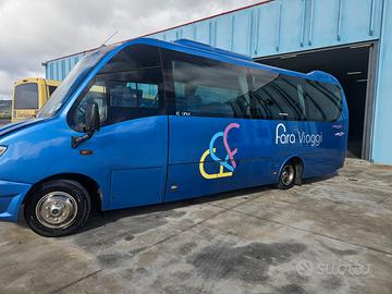 AUTOBUS MERCEDES 30 POSTI