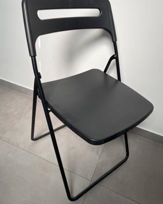 Sedia pieghevole in polipropilene e metallo