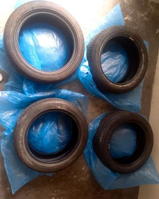 Gomme auto