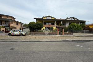 PORZIONE DI BIFAMILIARE A CASTELLETTO DI BRANDUZZO