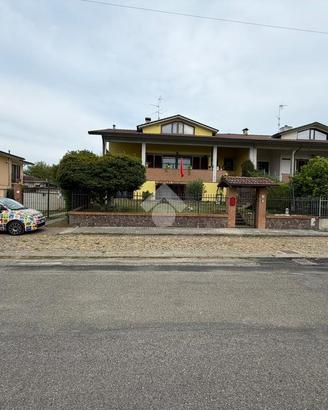 PORZIONE DI BIFAMILIARE A CASTELLETTO DI BRANDUZZO