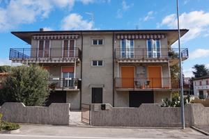 Spazioso appartamento con 2 garage