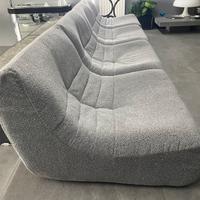Divano modulare grigio stile “Togo” Ligne Roset