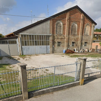 Capannone ex officina meccanica