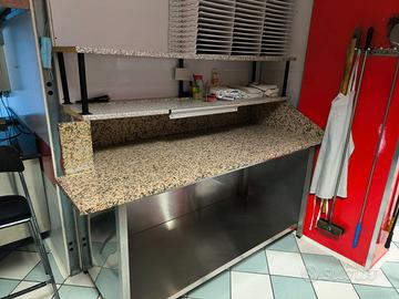 Banco in inox con piano in granito