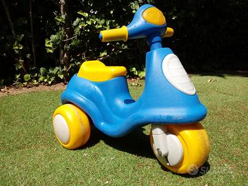 Vespa chicco primi passi triciclo