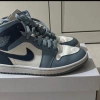 WMNS AIR JORDAN 1 MID