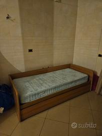 Letto singolo più secondo letto estraibile