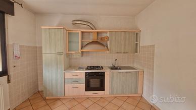 Cucina completa Lunghezza 3.34 x Altezza 2.20mt