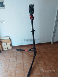 Piedistallo per manutenzione bici 