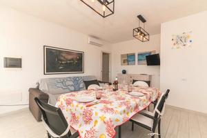 Elegante trolocale con due bagni centro Budoni