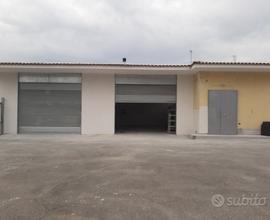 Locale commerciale mq.185 con annesso piazzale2400