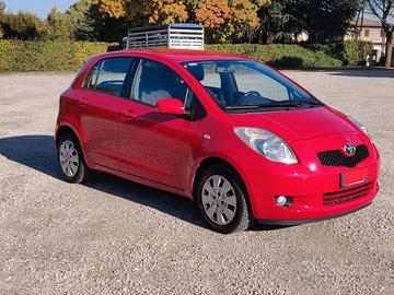 Toyota Yaris 1.3 Benzina