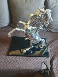 Statua cavallo rampante in laminato