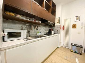 Cucina Lineare + Elettrodomestici lavatrice frigo