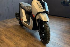 Peugeot Tweet 200 GT