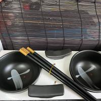 Set da tavola in stile giapponese per ramen
