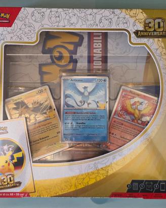 Pokémon Box 30° Anniversario con Poster ITA