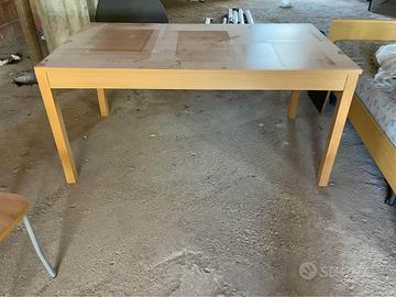 Tavolo da cucina con 3 sedie