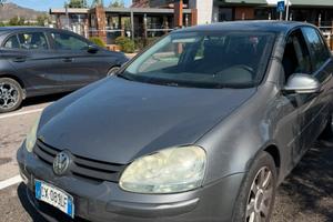 VW Golf 5 1.6 Sportline benzina – OK neopatentati