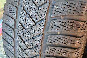 Gomme Pirelli 245 45 r18 M+S