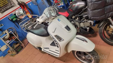 Vespa GTS 125 Super i e. 2011