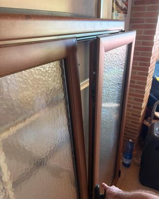 Finestra interna a vasistas