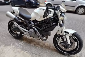 Ducati Monster 696 + plus - 2009