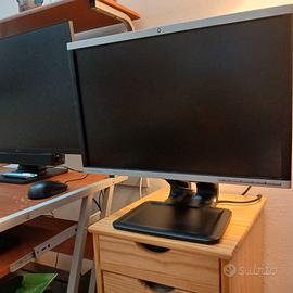 monitor HP 22 pollici  a bologna, non lo spedisco